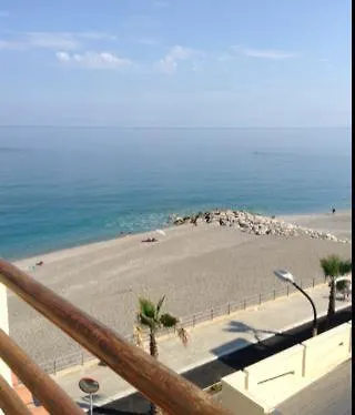 Vista Mare In Pieno Centro Lägenhet