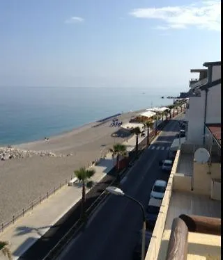 Vista Mare In Pieno Centro Capo dʼOrlando